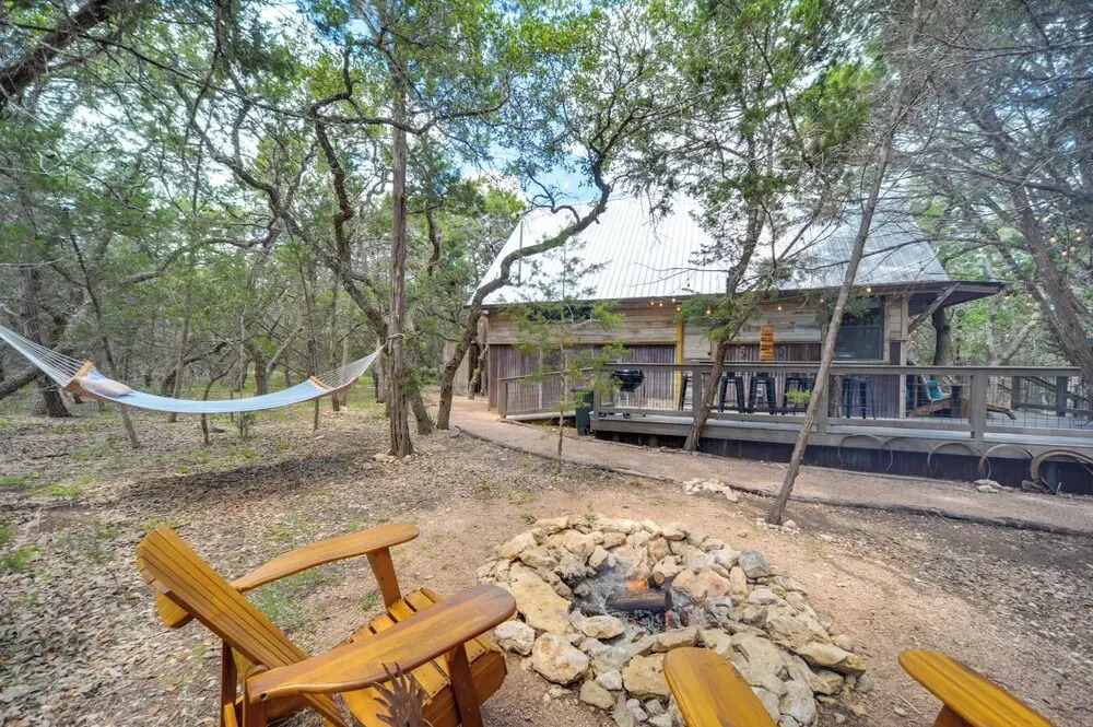 'horse Thief Inn' Cabin Retreat w/ Deck & Hot Tub!