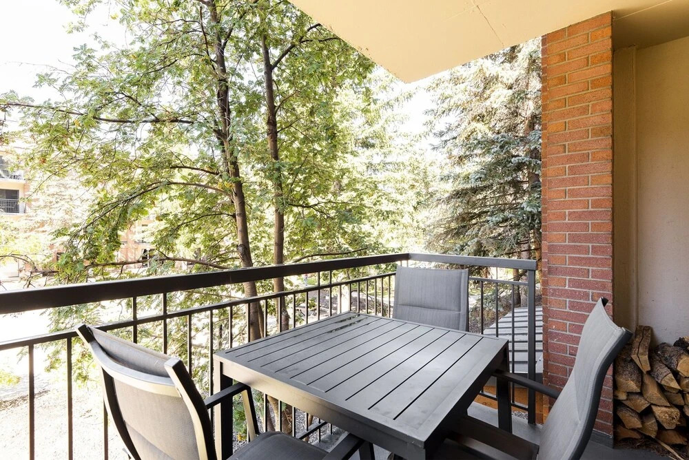 Park Station 229 3 Bedroom Condo by RedAwning