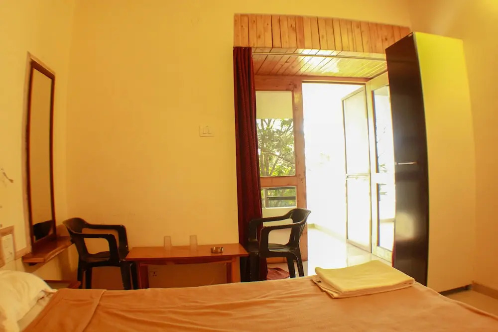 OYO 13328 Rainwood Residency