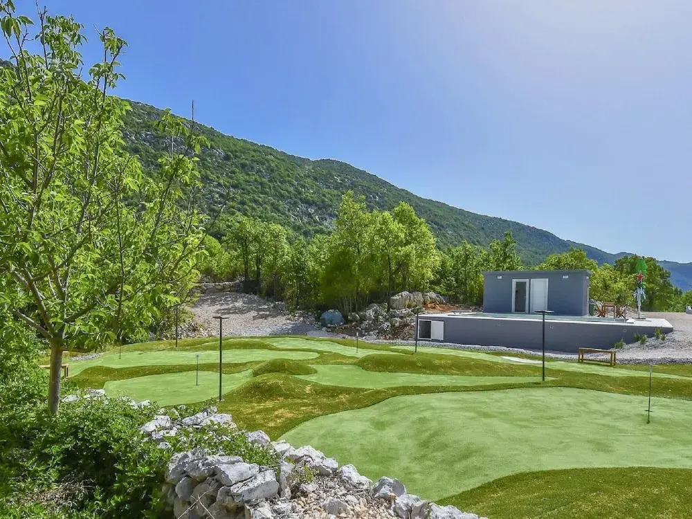Villa in Zupa With Infinity Pool & Biokovo Views