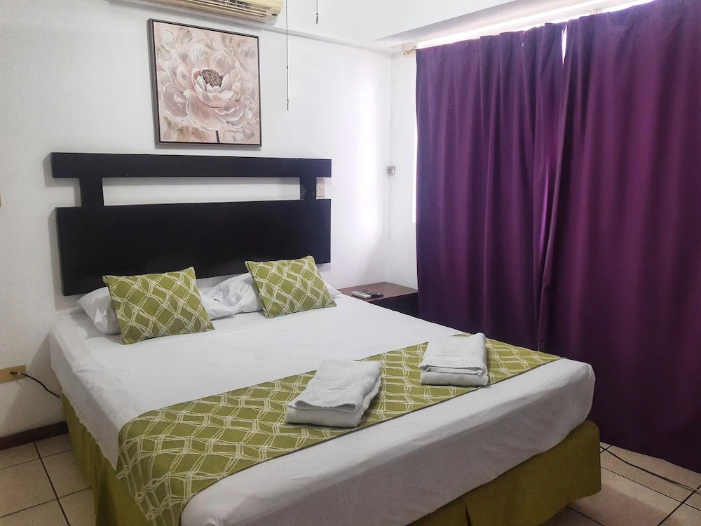 Suites & Apartments San Benito Flats