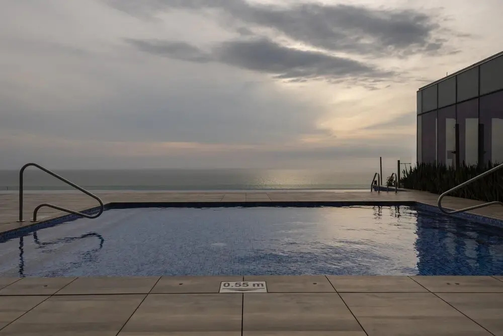 Stylish 1BR Apartment w Balcony Amazing View