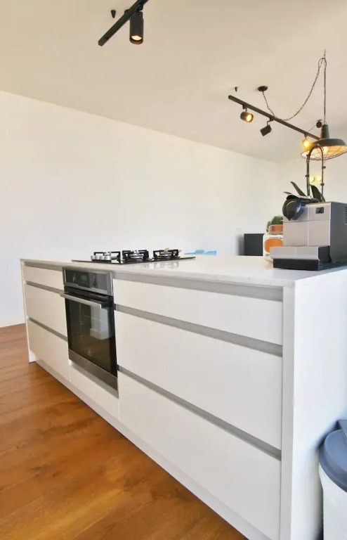 Hilton Beach Area- Perfect 1 BDR in a new building