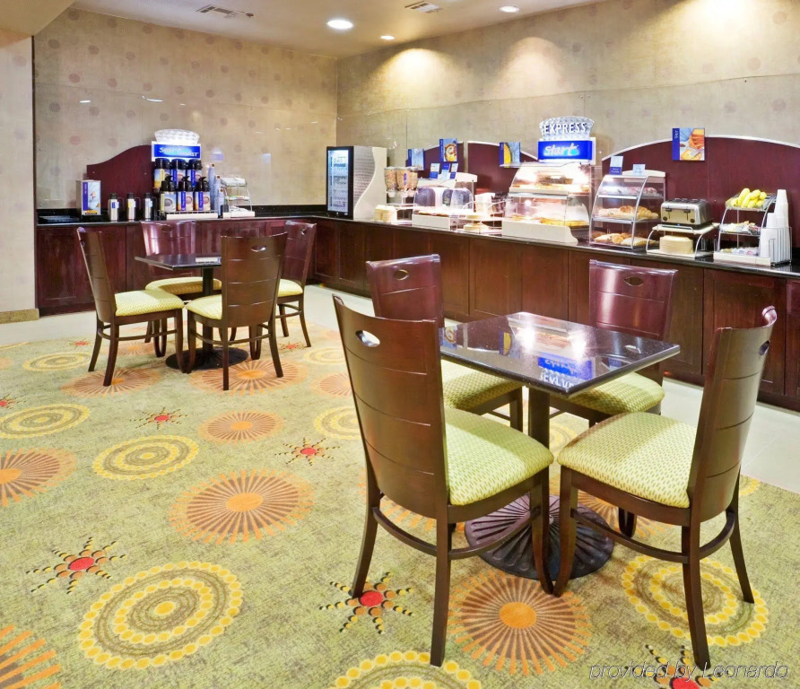 Holiday Inn Express & Suites Dallas East - Fair Park by IHG