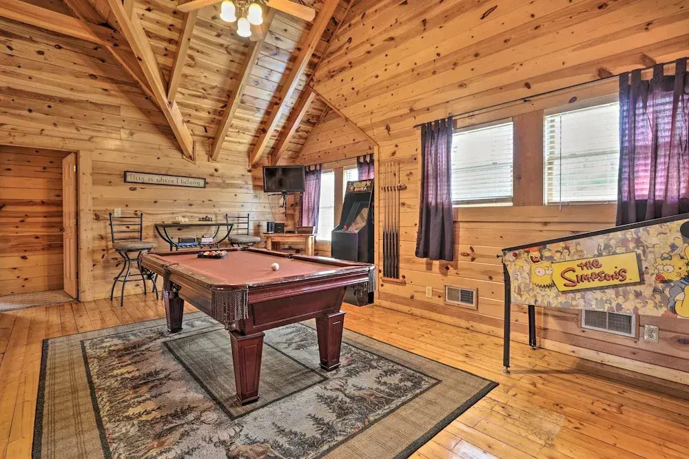 Pigeon Forge Cabin w/ Games, 1 Mi to Parkway!