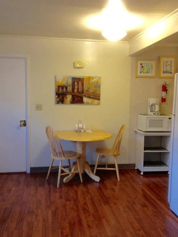 Downtown Log Cabin Hideaway Bed & Breakfast Inn Fairbanks | B&Bs