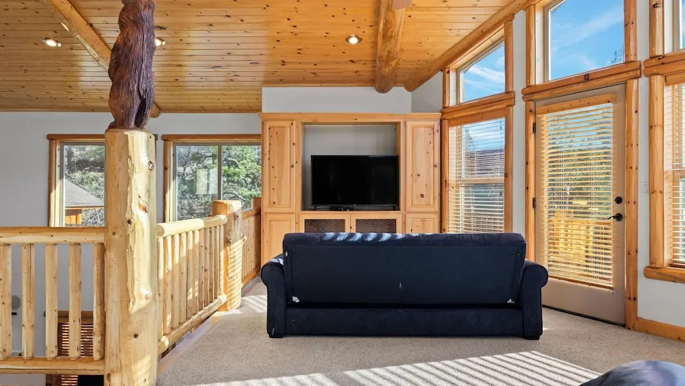 Starlight Retreat by Avantstay Gorgeous Log Style Home w Incredible Views