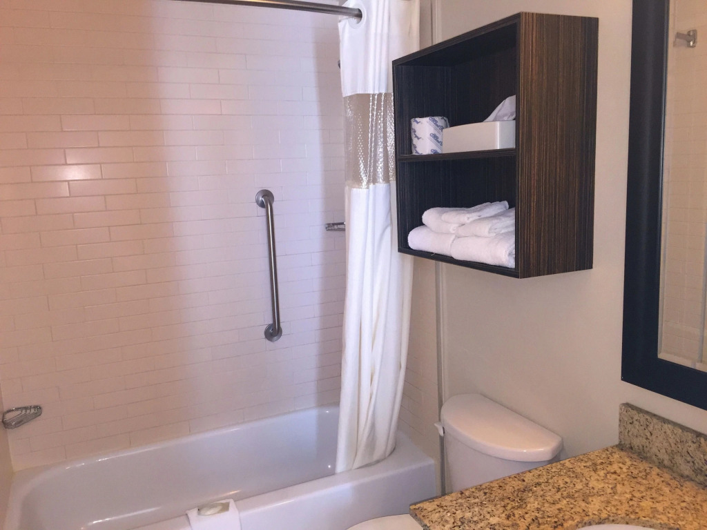 Quality Inn & Suites PE Trudeau Airport