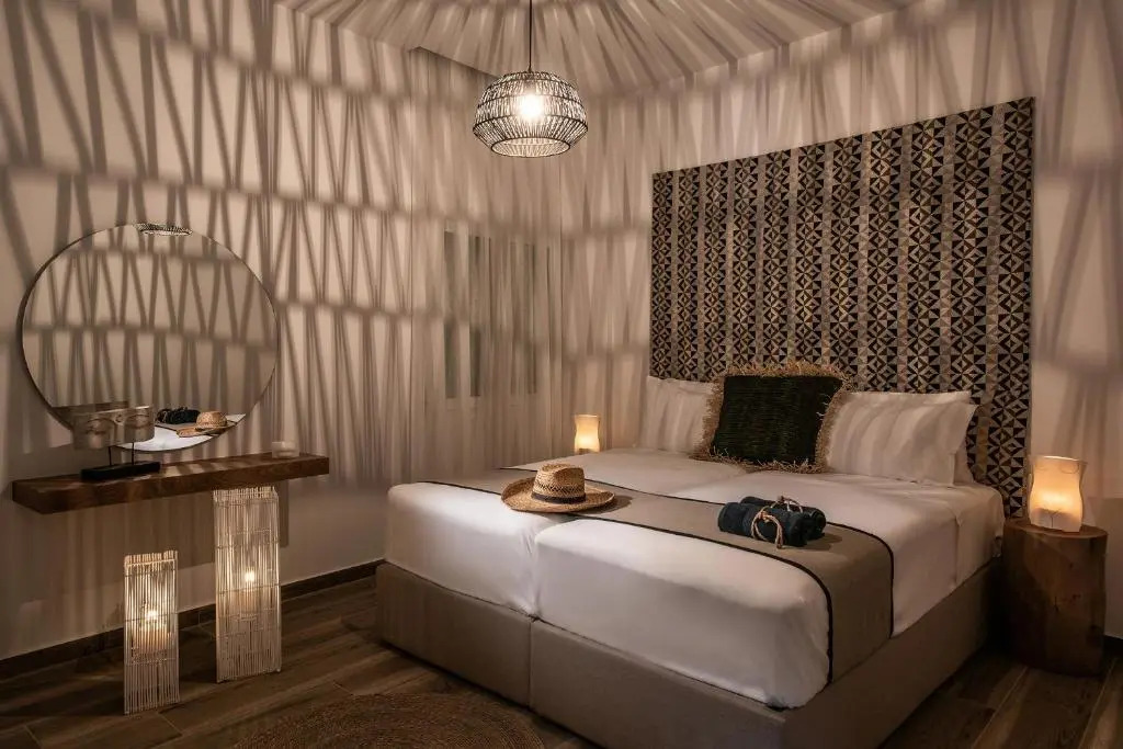 Khroma Luxury Suite 1 Beach front apartment