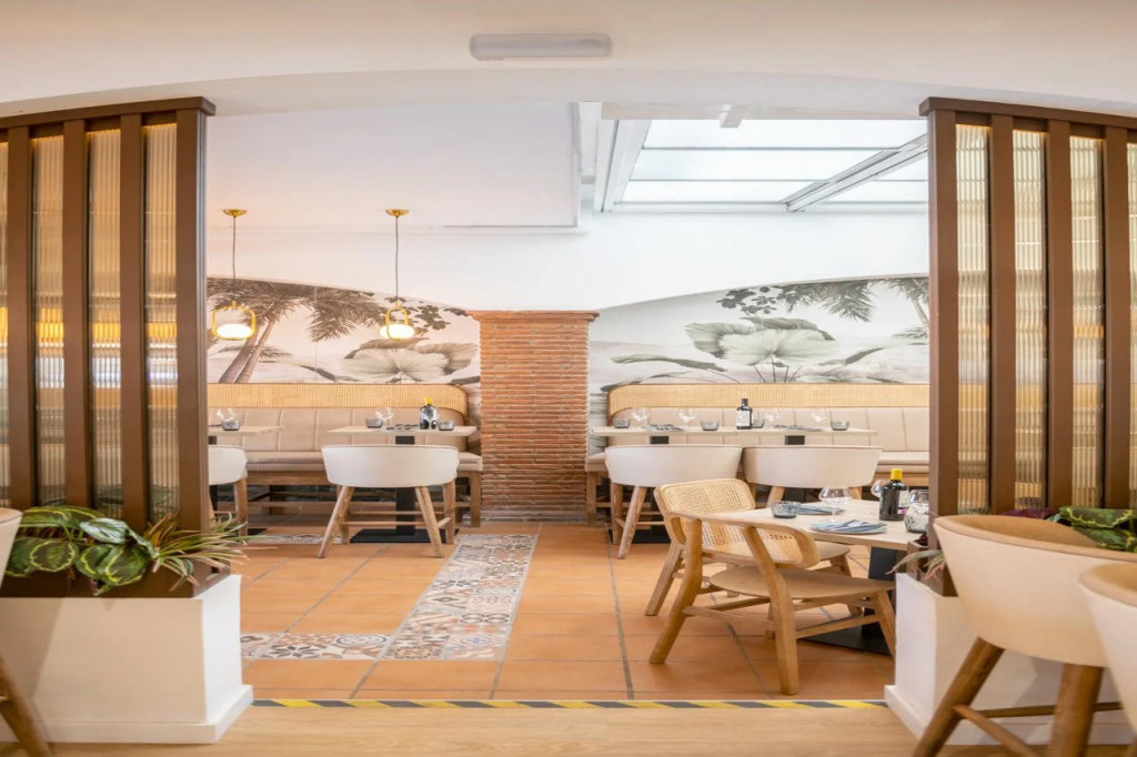 Hostal Marissal by Dorobe