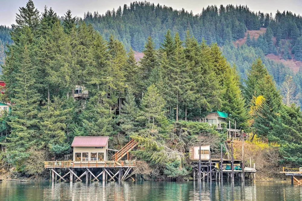 Serene Seldovia Cabin w/ Deck, Grill & Views!