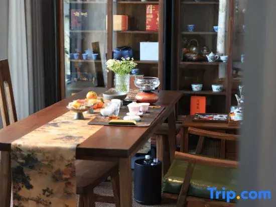Wuyin Fanshe (Jingdezhen Sanbao Taoyuangu Store)