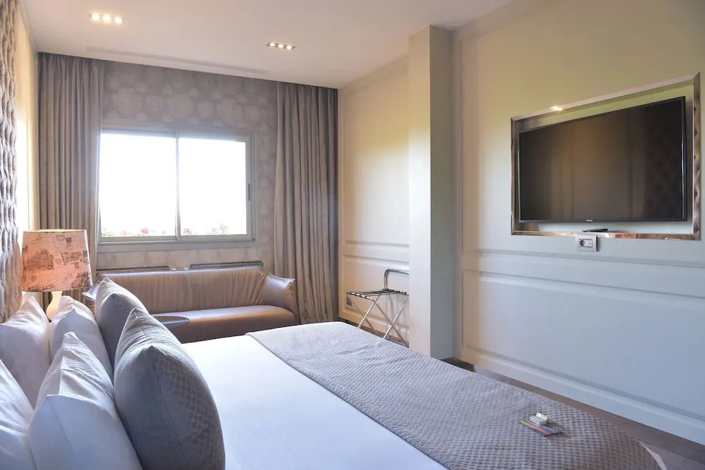 Twinz Hotel