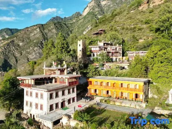 Yunlu Sunset Scenic Homestay