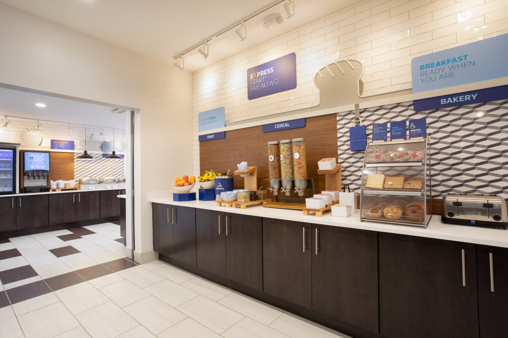 Holiday Inn Express Monterey - Cannery Row by IHG