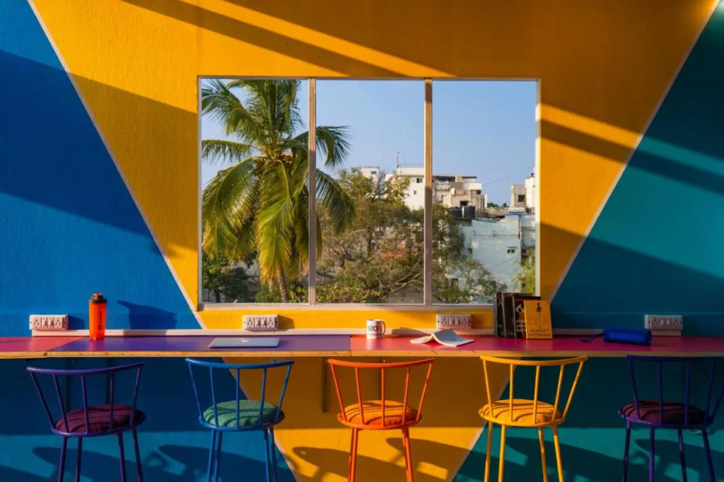 goSTOPS Bengaluru, Gandhi Nagar Majestic - Private Rooms & Dorms
