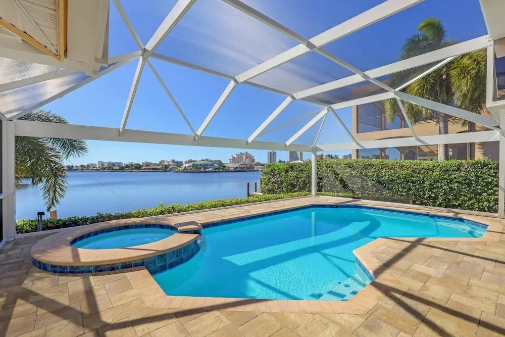 Waterfront Home With Spectacular View, Pool and spa
