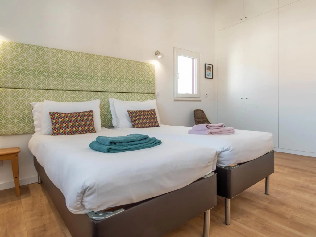 LV Premier LA2 pool, AC, garden, sea view