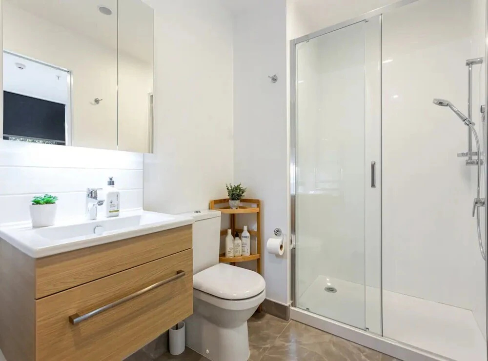 Auckland City Charm - 2BR Haven by Zodiak Stays