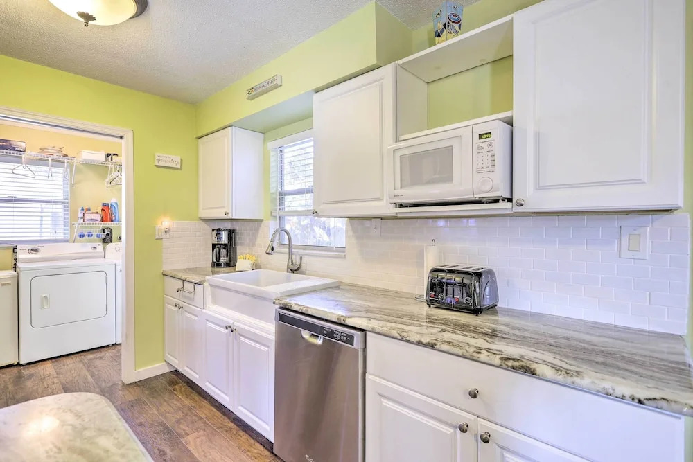 Cape Canaveral Cottage w/ Hot Tub: Walk to Beach