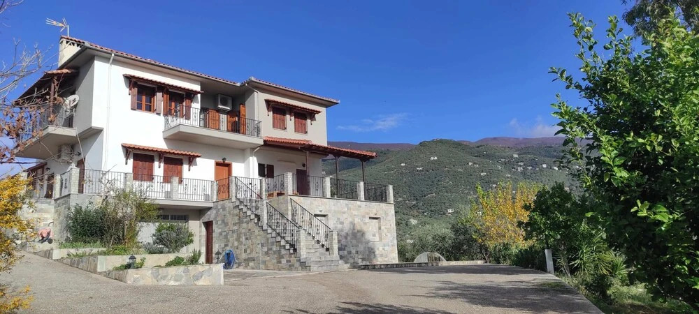 Gorgeous 3 bedrooms Apartment in Pilio
