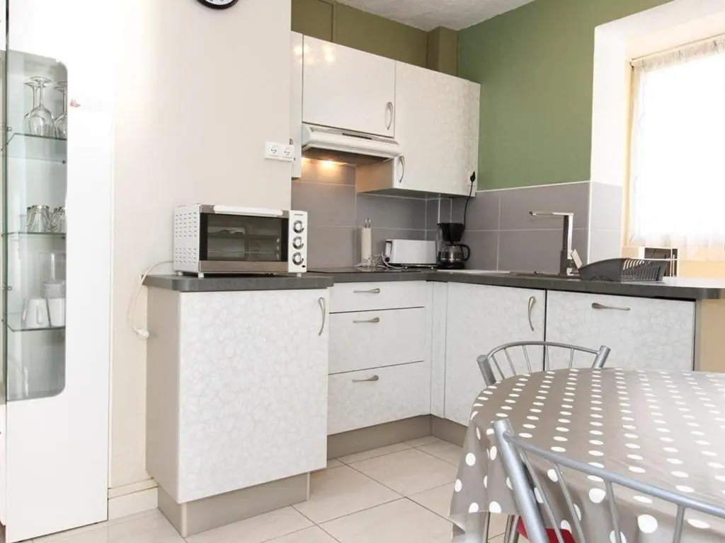 Appartement Balaruc-les-Bains, 2 pièces, 2 personnes - FR-1-553-130