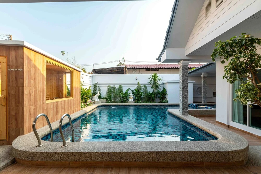 Luxury Pool Villa 6BR