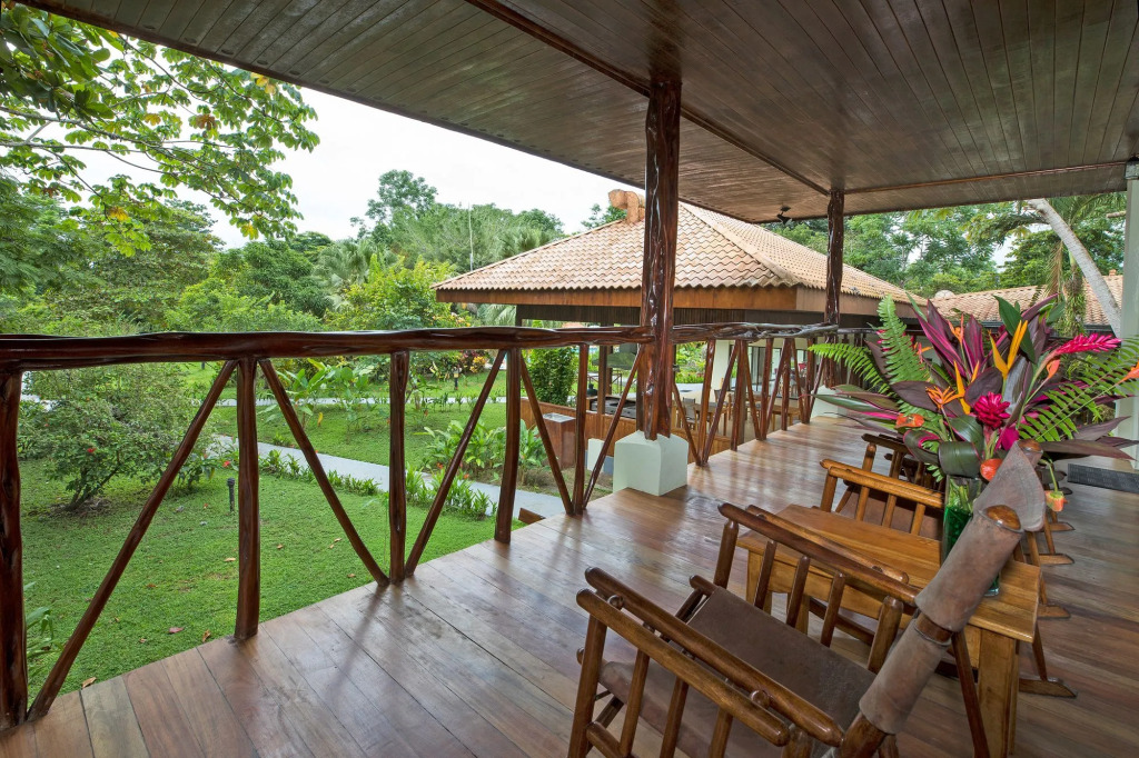 Crocodile Bay Resort