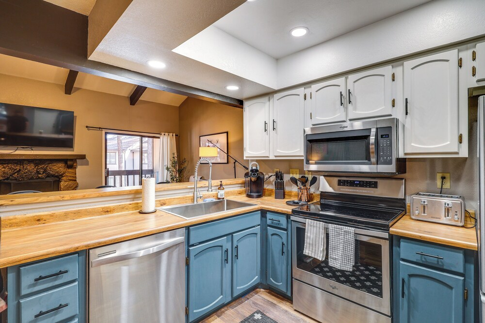 Luxe White Mountain Condo: Addt'l Rental On-site