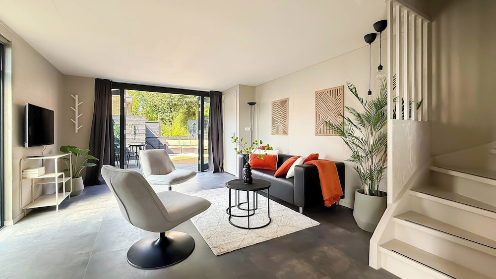 Modern Forest Home Near Beach