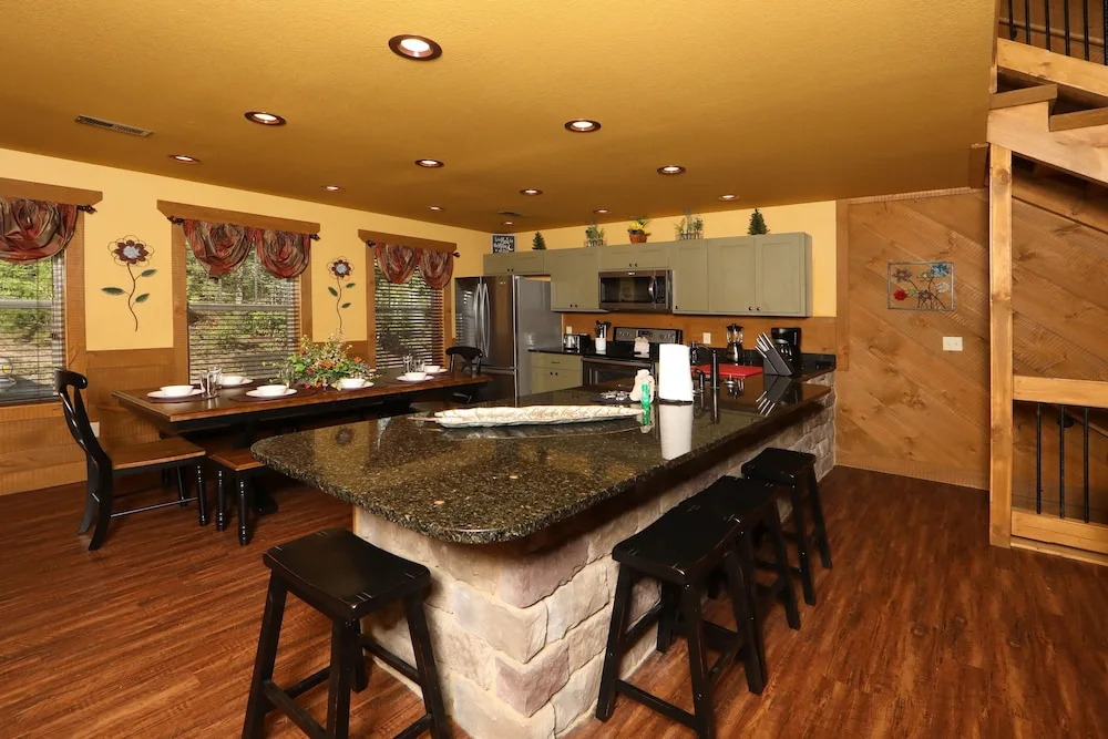 Dive Right In - Four Bedroom Chalet