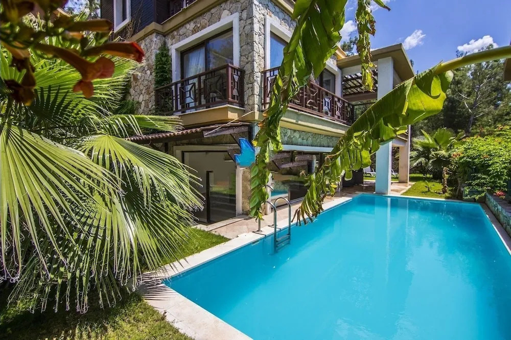 Villa Violet 1 by Villamnet