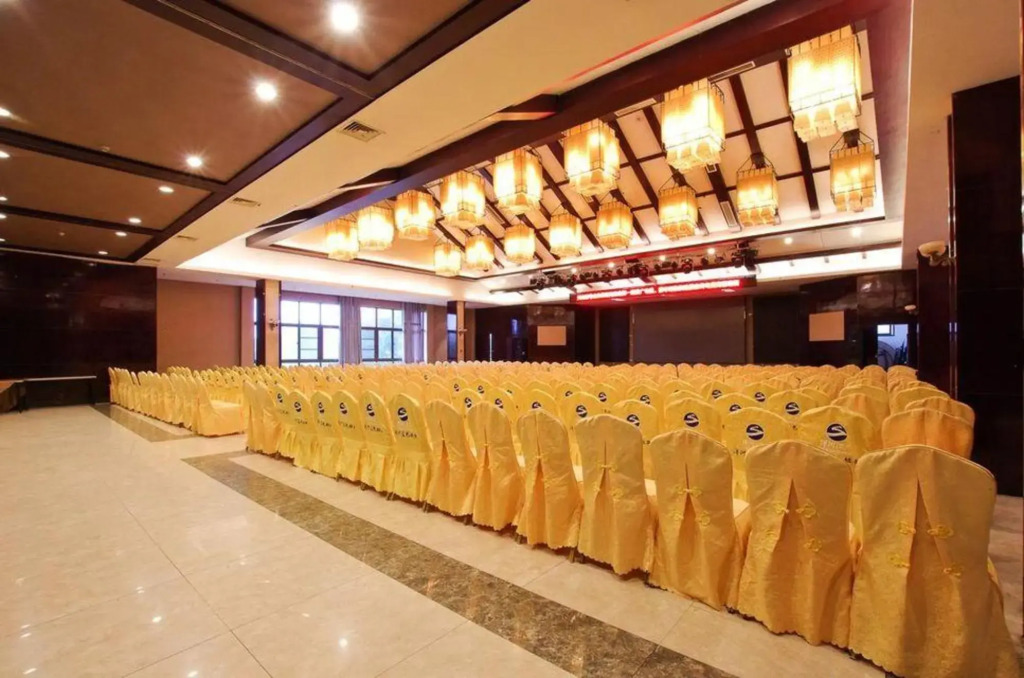 Xindu International Hotel Xinyang
