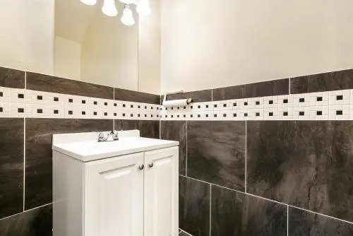 Spacious 3BR/2.5BATH Condo in Great location