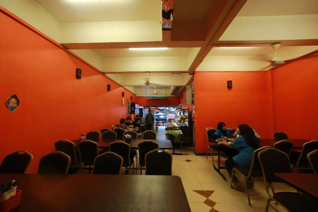 Lacomme Inn
