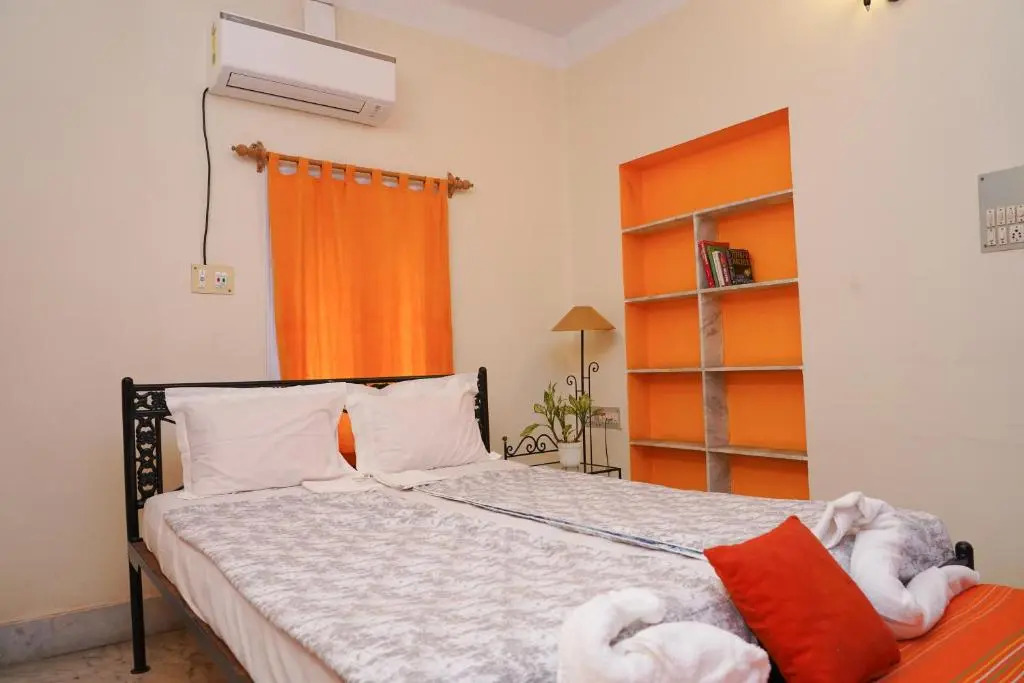 Casa Bala, Kolkata - Furnished 1 Bhk Apartment Near Gariahat, South Kolkata