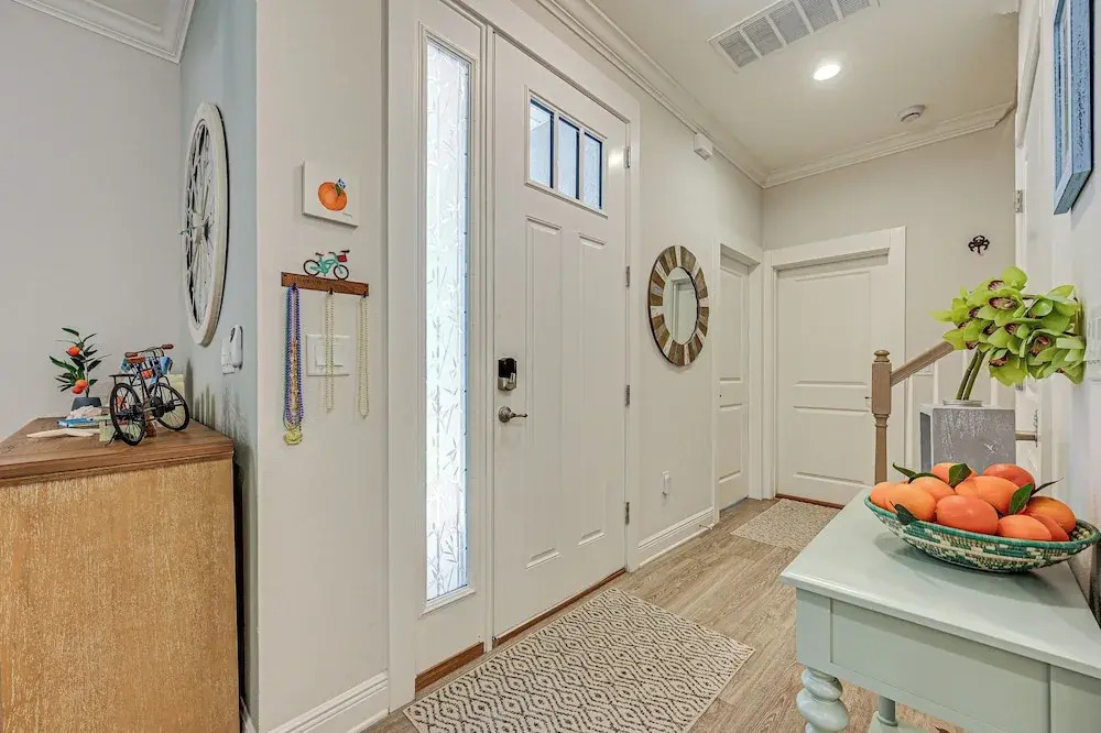 Airy Coastal Casa on Park: 6 Mi to Honeymoon Isle!