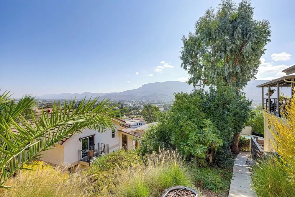 16 Mi to Beaches & Wineries! Chic Peaceful Retreat