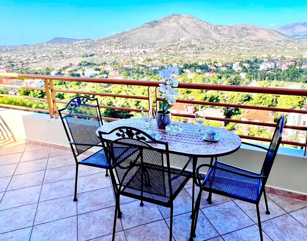Serenity Holiday Home with self contained apartment and private pool