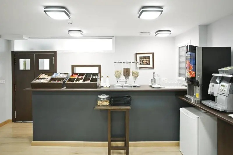 Hostal T4