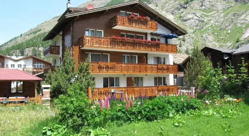 Haus Adora