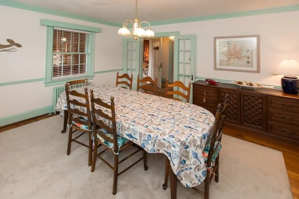 Sea Dog 5 Bedrooms 3 Bathrooms Home