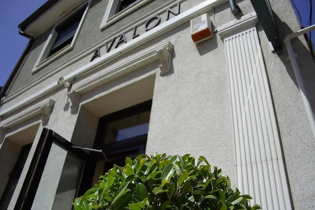 Avalon Rooms
