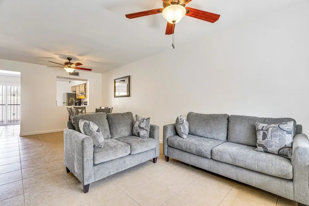 4 Mi to Downtown Tucson: Peaceful Townhome!