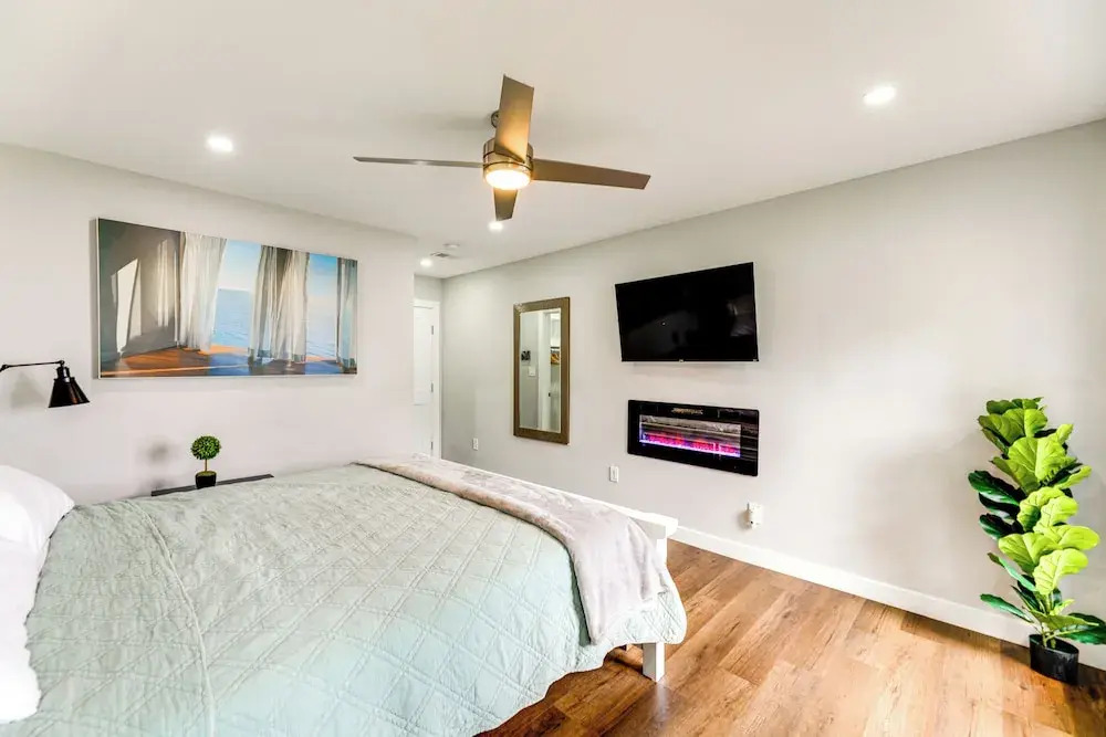 Game Room! Waterfront Group Haven in Ocean Pines