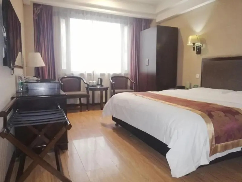 GreenTree Alliance Zhengzhou Railway station West Square Hotel