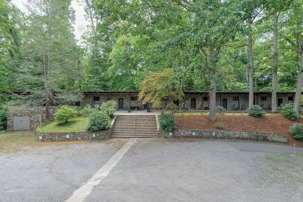 The Furry Lodge & Suites 13