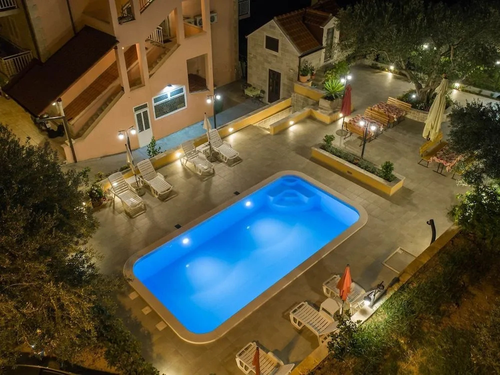 Apartments Njiric
