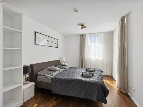EXQUIS 2BR Luxury Apt. ROLF BENZ | Parking | Centre | Kitchen | Pick-up Service Airport