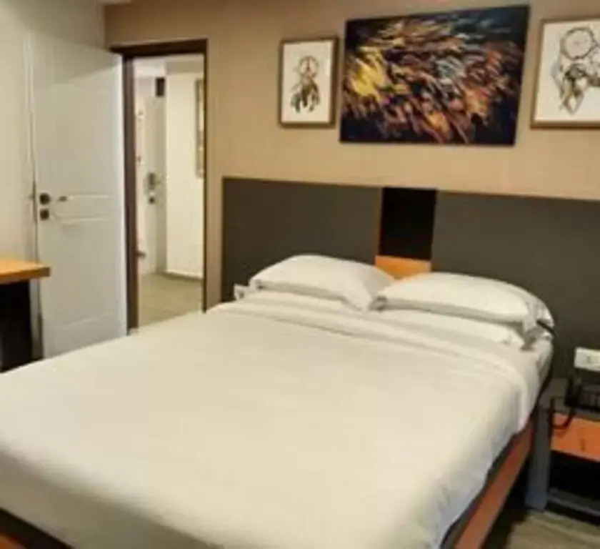 37th Crescent Boutique Suites
